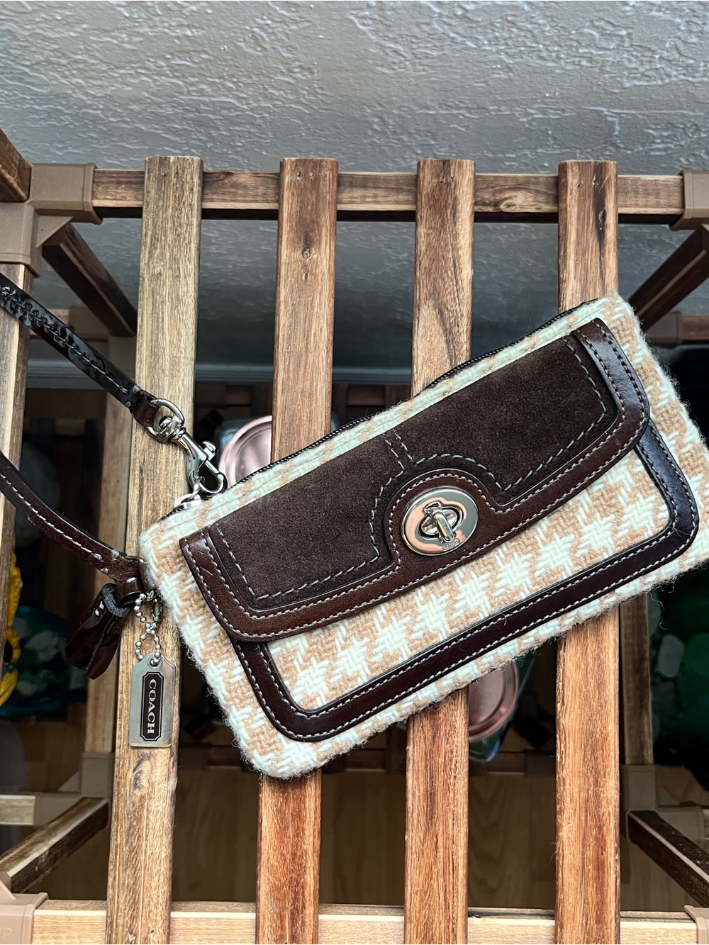Vintage Coach Hamptons Turnlock Wristlet – Tweed & Brown Suede